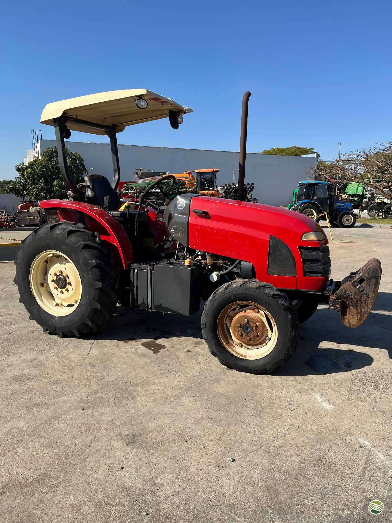 TRATOR YANMAR YANMAR 1175 Tração 4x4 Machine Tratores LAVRAS MINAS GERAIS MG